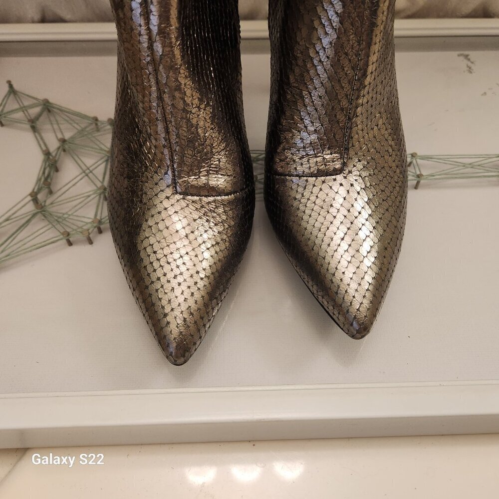 Michael Kors Dorothy Flex Booties. Metallic Silver. NIB. Size 6 - Picture 5 of 11